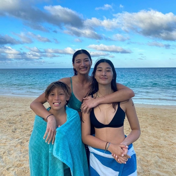 Meet your Posher, Dawn - Picture 2 of 2